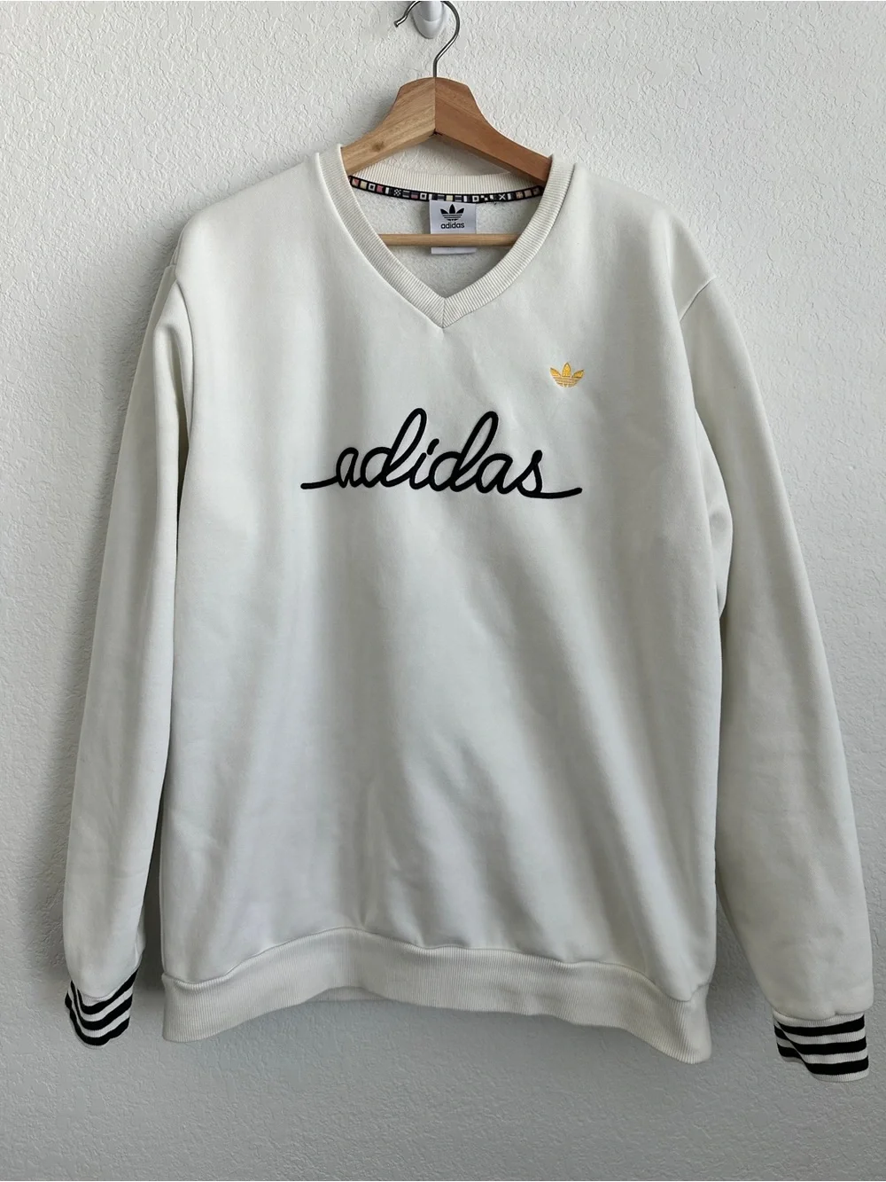 Adidas NICE EMBROIDERED SWEATSHIRT White V-Neck Ribbed Cuffs Size Large